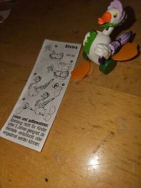 Kinder Surprise Elvira Duck Figure With BPZ 635 782
